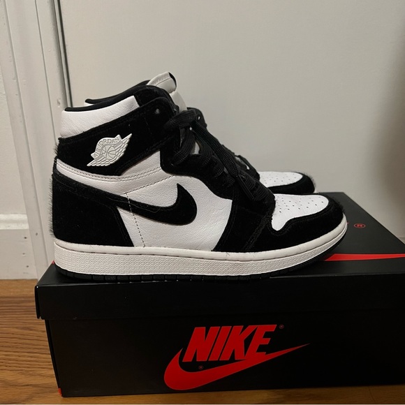 WMNS AIR JORDAN 1 RETRO HIGH OG 'TWIST' - Picture 2 of 6